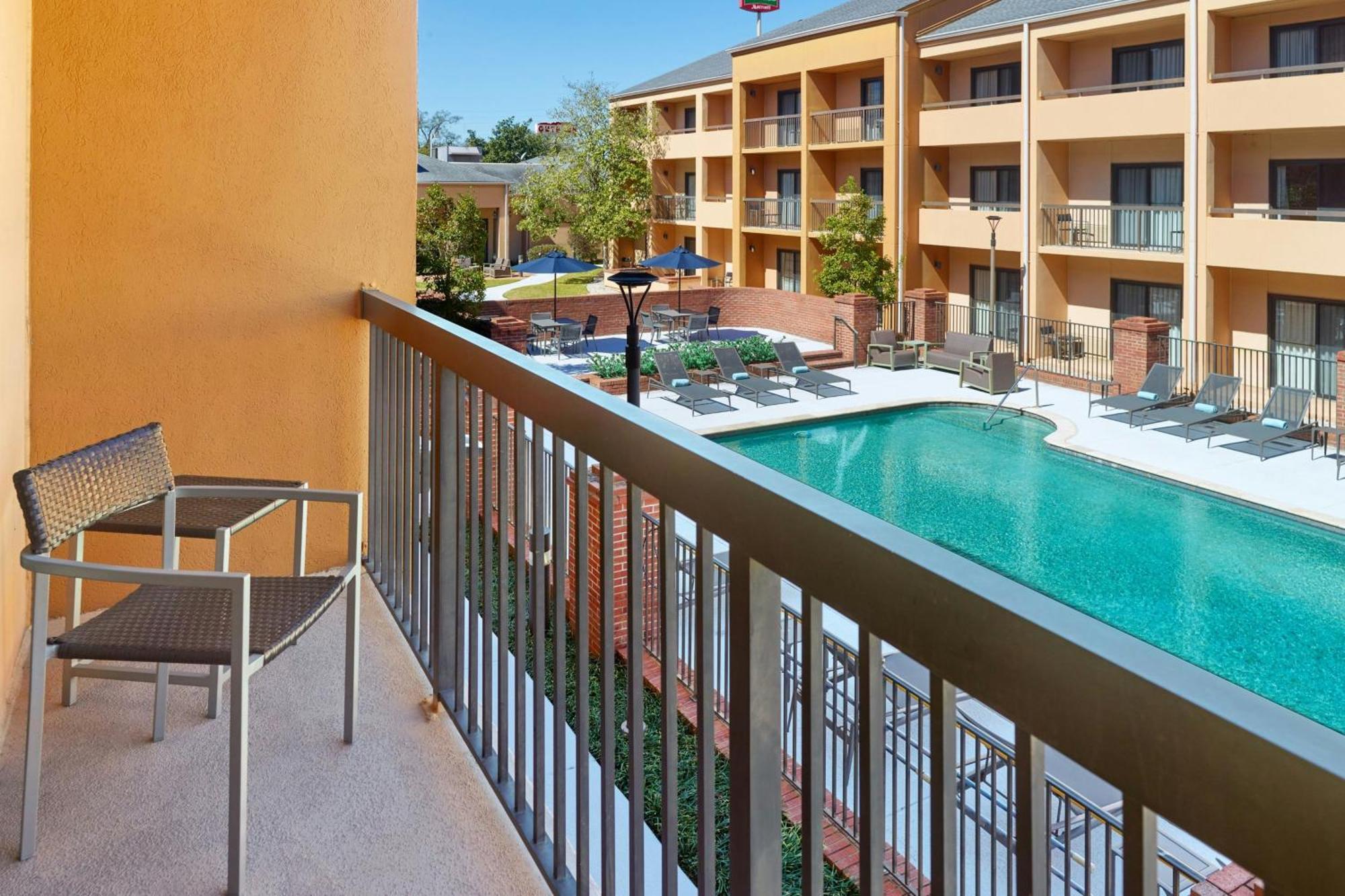 Hotel Courtyard By Marriott Baton Rouge Acadian Centre/Lsu Area Esterno foto