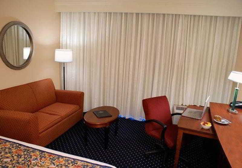 Hotel Courtyard By Marriott Baton Rouge Acadian Centre/Lsu Area Esterno foto